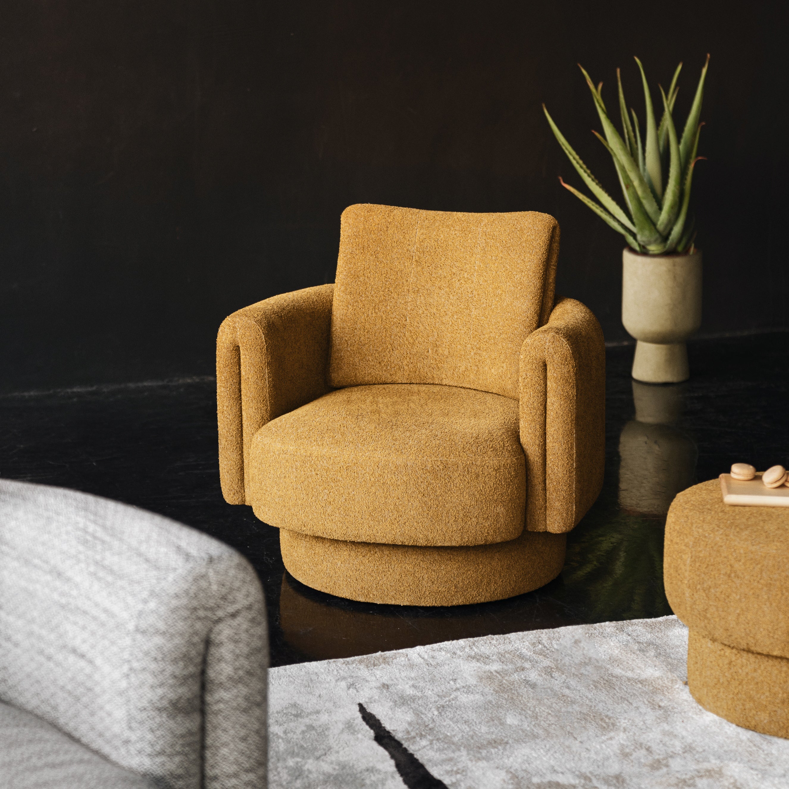 Fotelj Bofii, Material: Izbira materiala