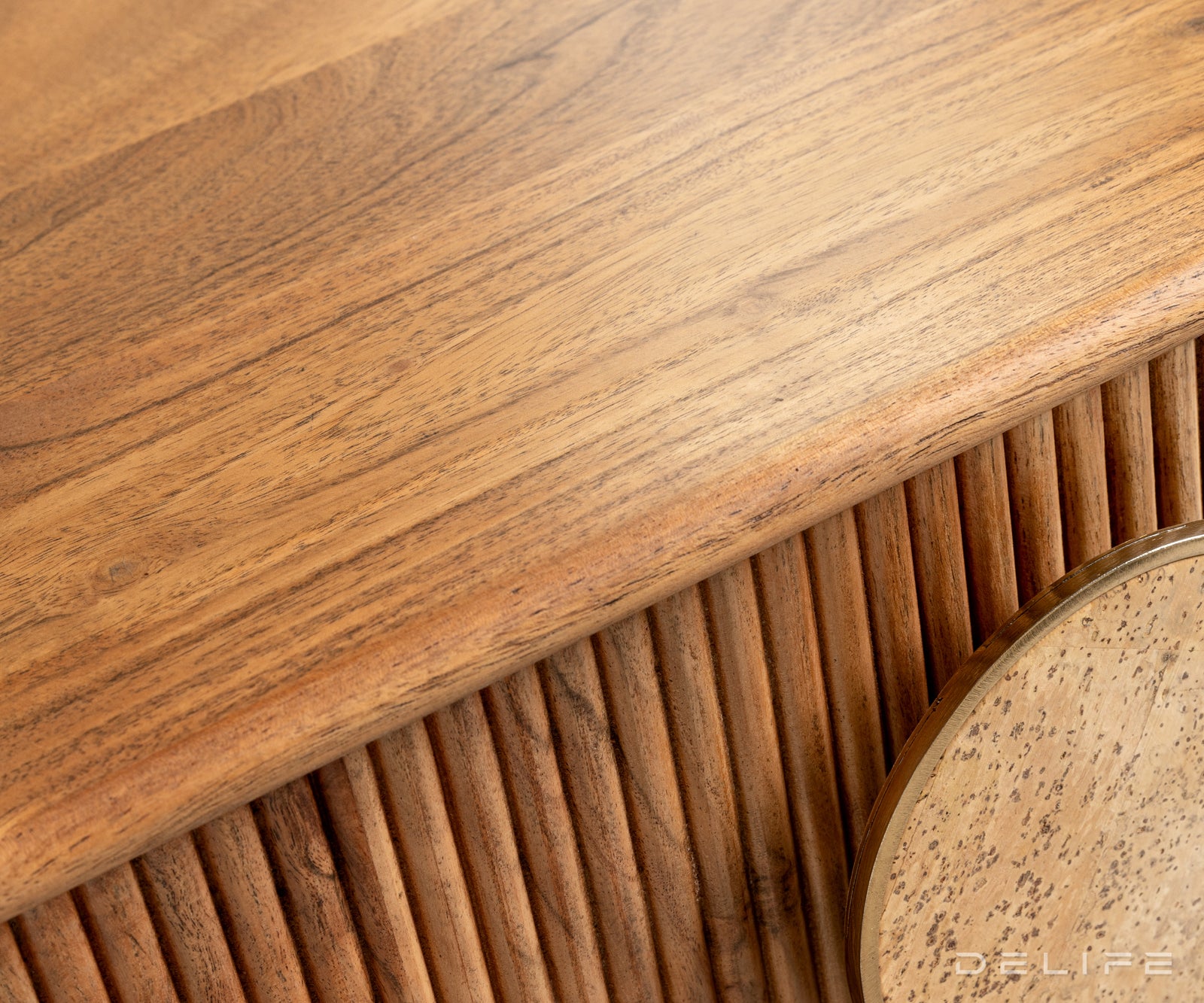 Klubska mizica Surimu, Material: Akacija