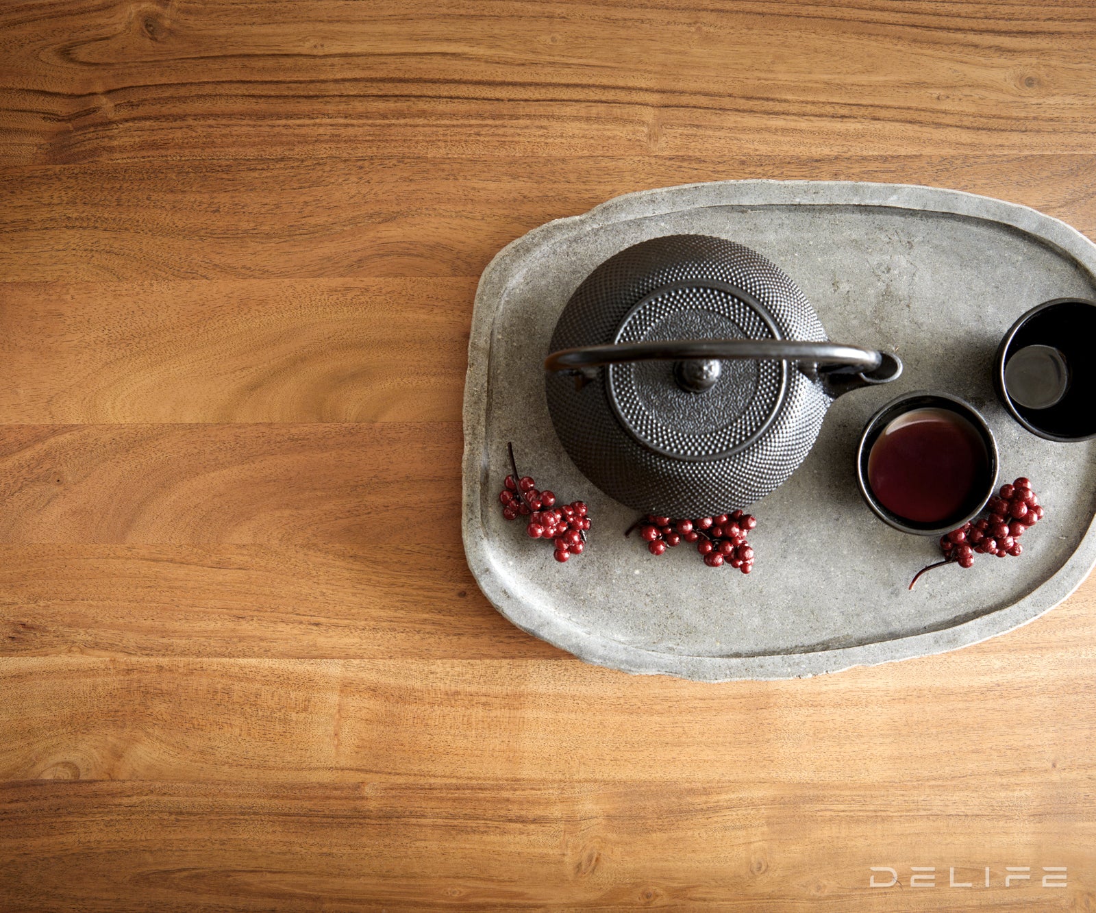 Klubska mizica Surimu, Material: Akacija