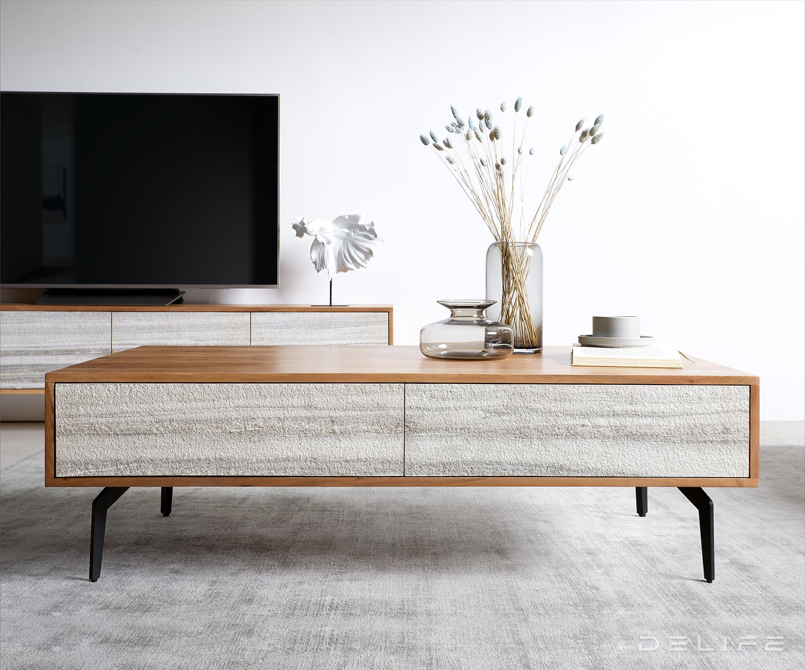 Klubska mizica Kleo, Material: Akacija