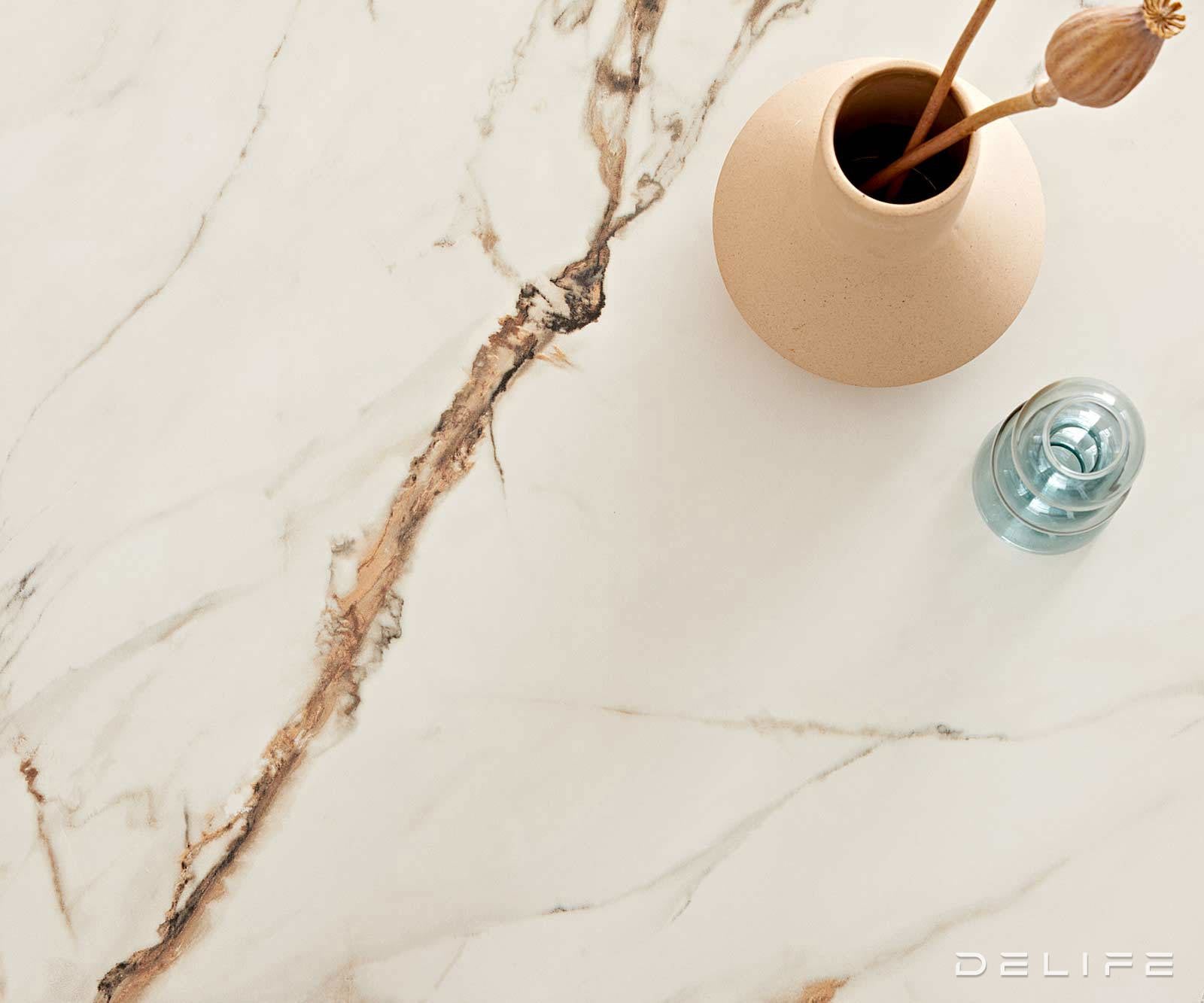 Klubska mizica Ekrem 88x85cm, Material: keramika Calacatta