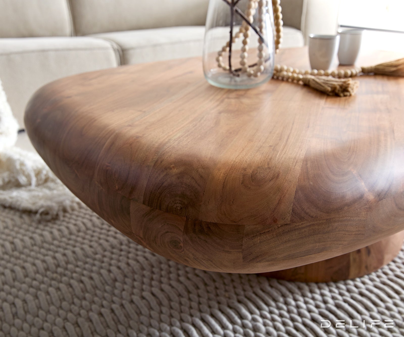 Klubska mizica Maskat 117x87cm, Material: Akacija