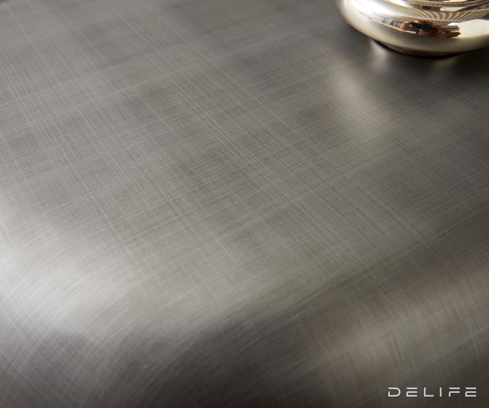 Klubska mizica Blaise 100x100cm, Material: Reliefno steklo