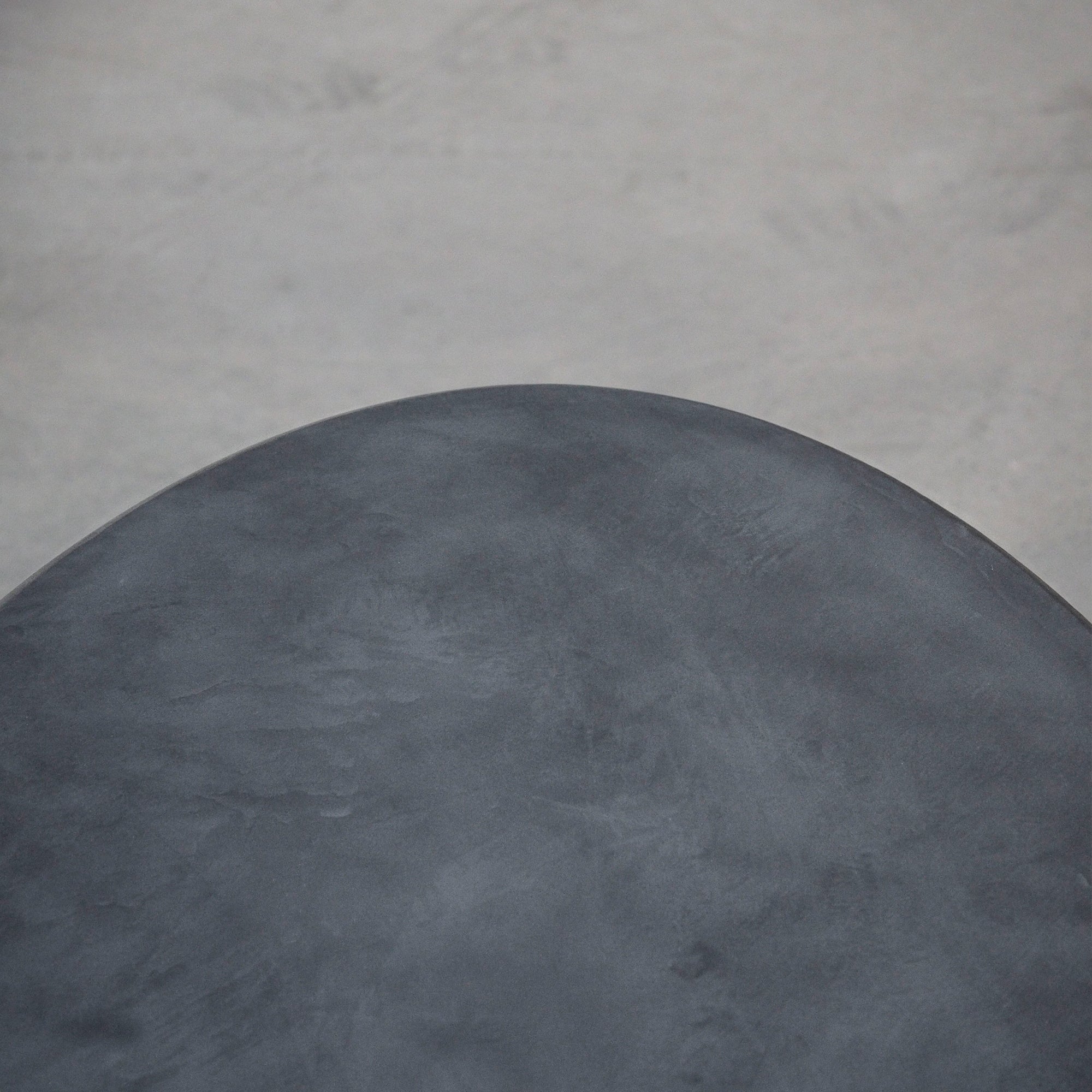 Klubska mizica Maana