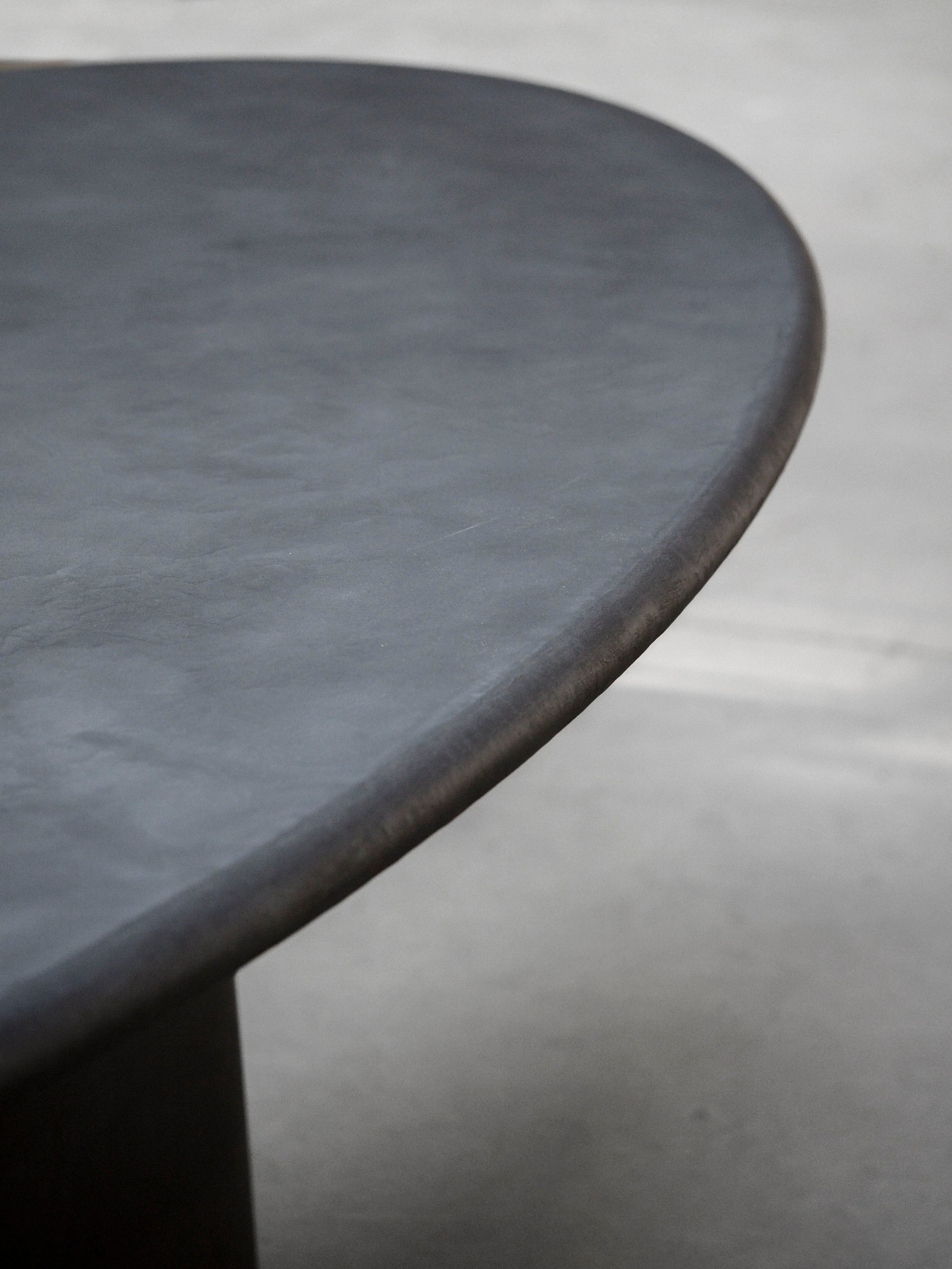 Klubska mizica Maana